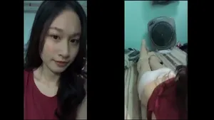 Gái xinh cute show cu trên gác lửng