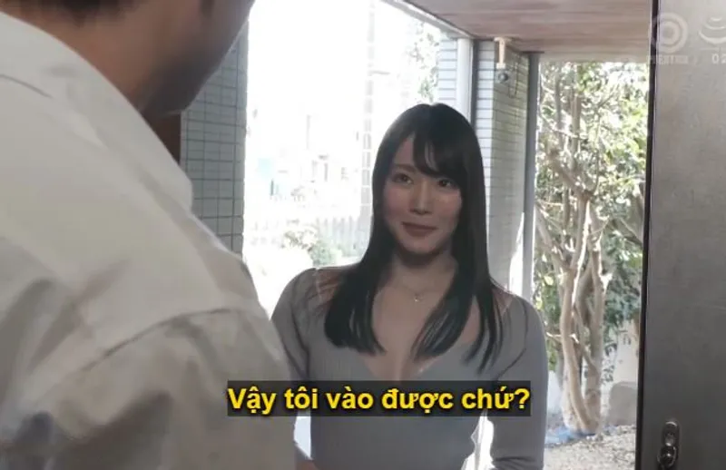 Anh chàng giàu có bị cô em xinh tươi nhà đối diện, mới dọn về cùng chồng, ve vãn dụ dỗ quan hệ.
